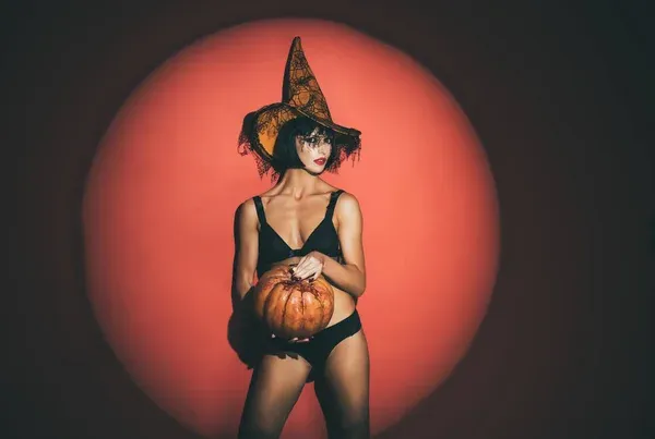 🎃EEAI推出万圣节主题，用AI解决行业节庆主题化难题